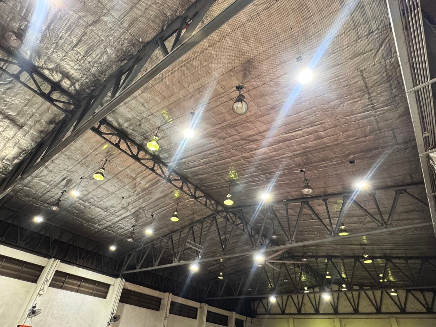 งานระบบรถไฟฟ้าส่องสว่าง